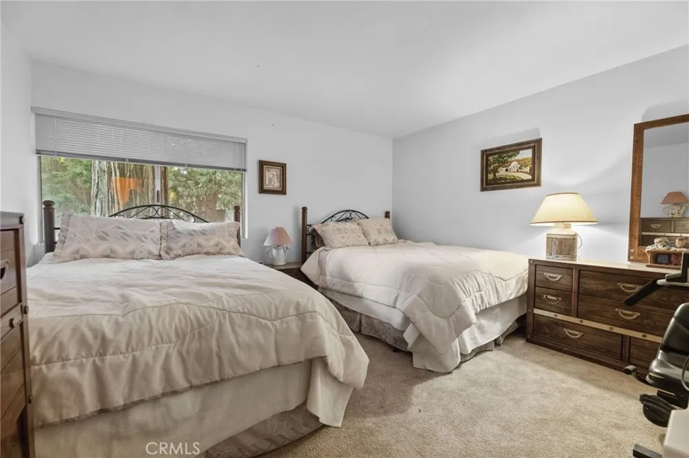 103 Rockledge Lane Lake Arrowhead, CA 92352