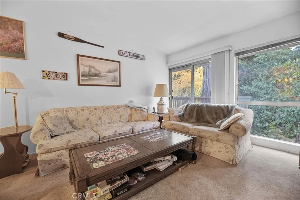 103 Rockledge Lane Lake Arrowhead, CA 92352