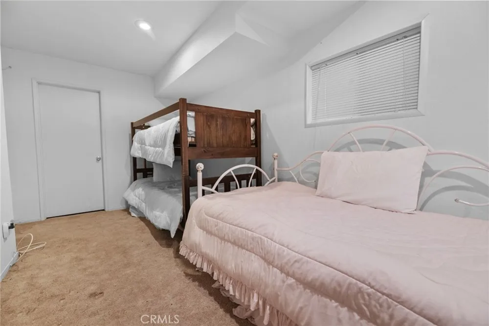 103 Rockledge Lane Lake Arrowhead, CA 92352