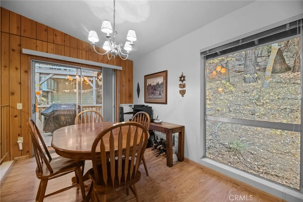 103 Rockledge Lane Lake Arrowhead, CA 92352