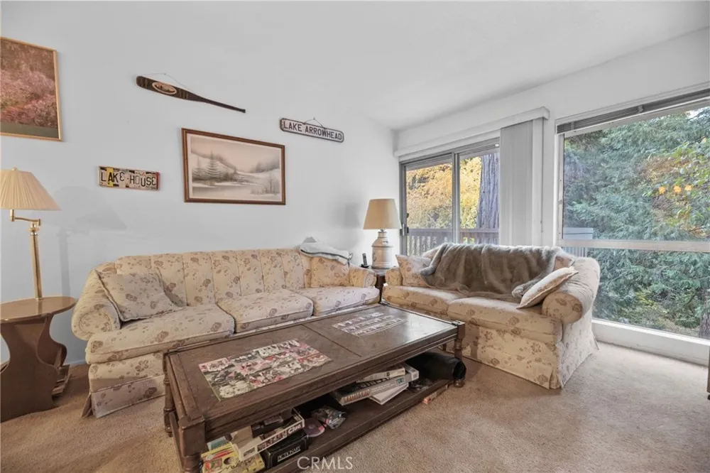 103 Rockledge Lane Lake Arrowhead, CA 92352