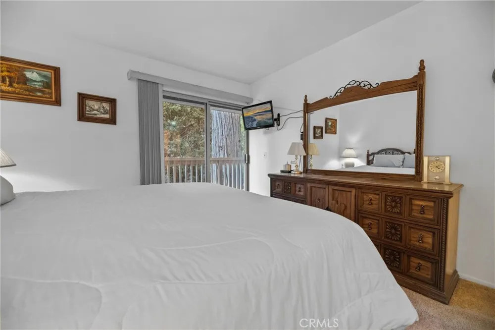 103 Rockledge Lane Lake Arrowhead, CA 92352