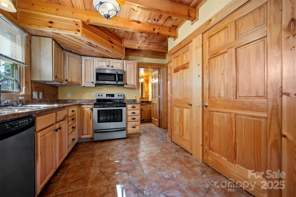 599 Shoal Creek Trail Nebo, NC 28761