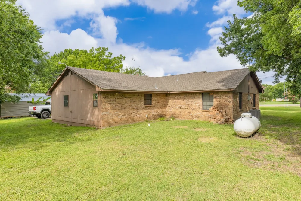 206 Main Street Bailey, TX 75413