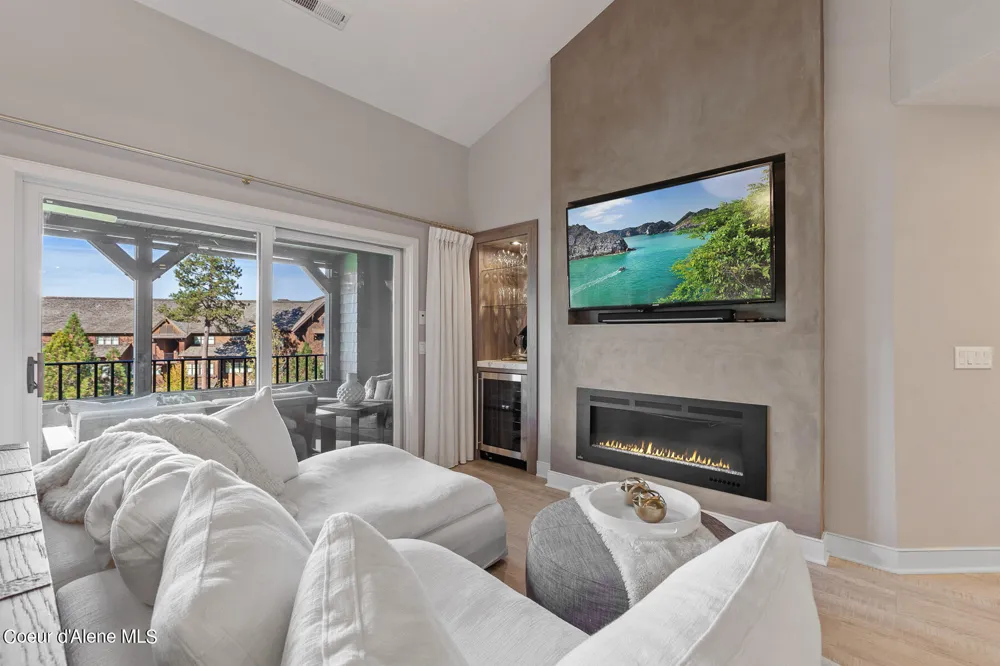 4732 S ARROW POINT DRIVE ##304 Harrison, ID 83833