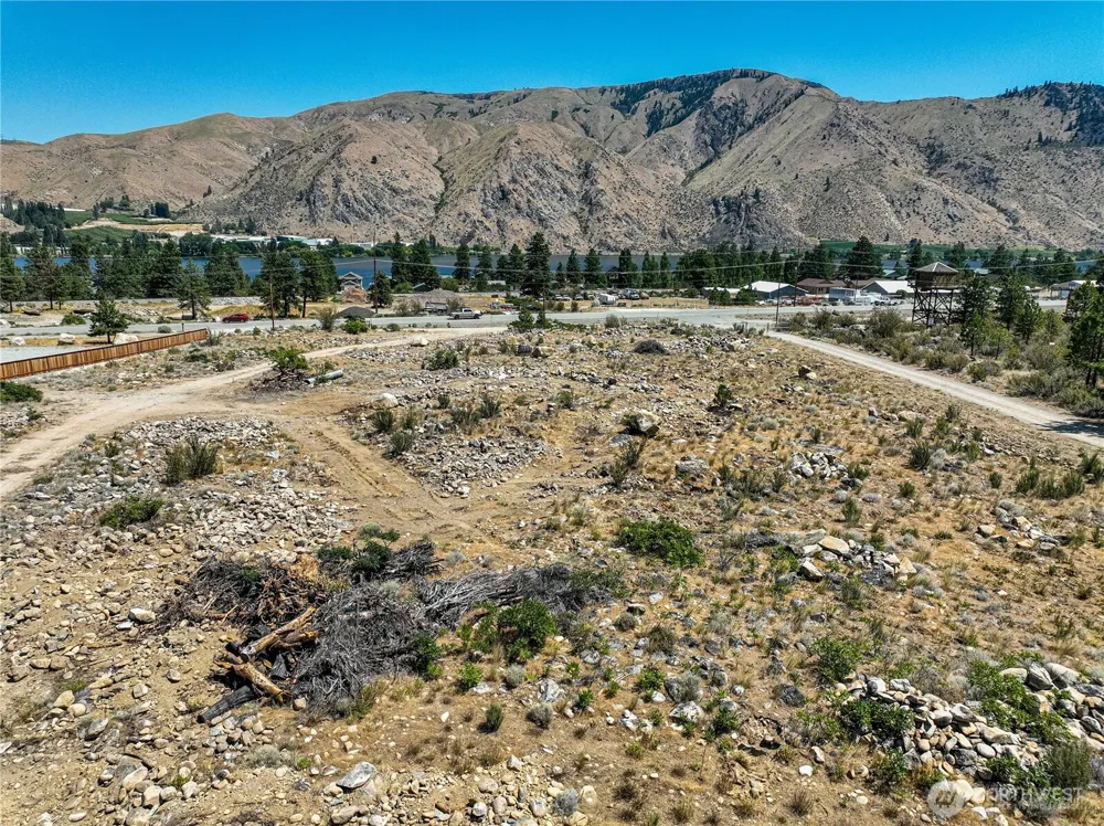 15250 US Highway 97A Entiat, WA 98822