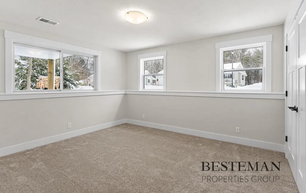 1516 W Addison Way Muskegon, MI 49445