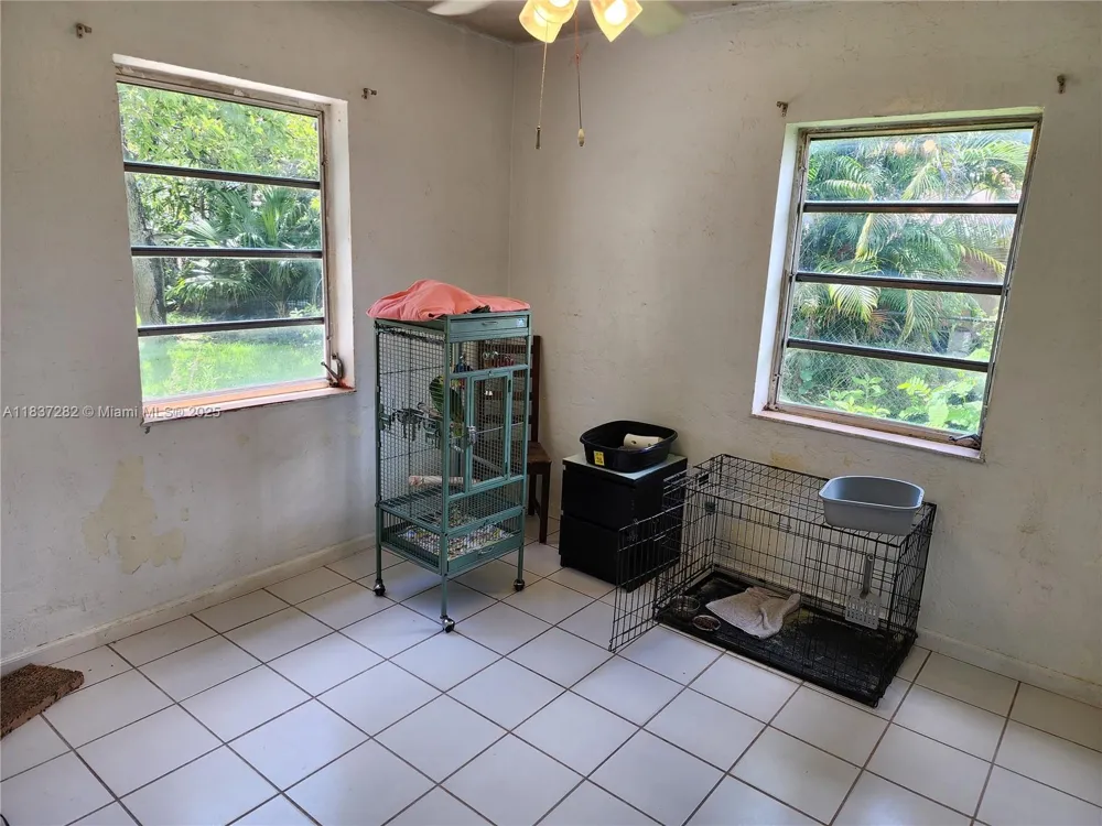 3521 E 8th Ave Hialeah, FL 33013