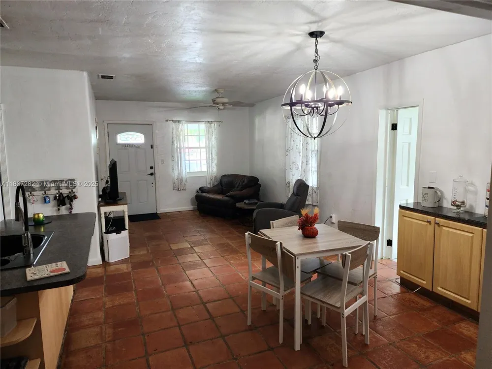 3521 E 8th Ave Hialeah, FL 33013