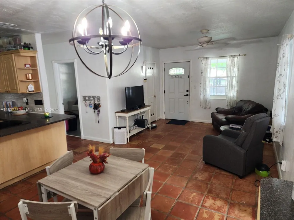 3521 E 8th Ave Hialeah, FL 33013