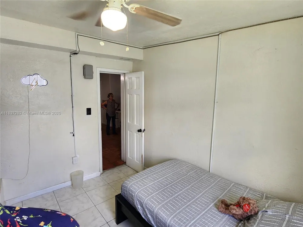 3521 E 8th Ave Hialeah, FL 33013