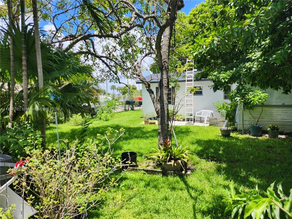 3521 E 8th Ave Hialeah, FL 33013