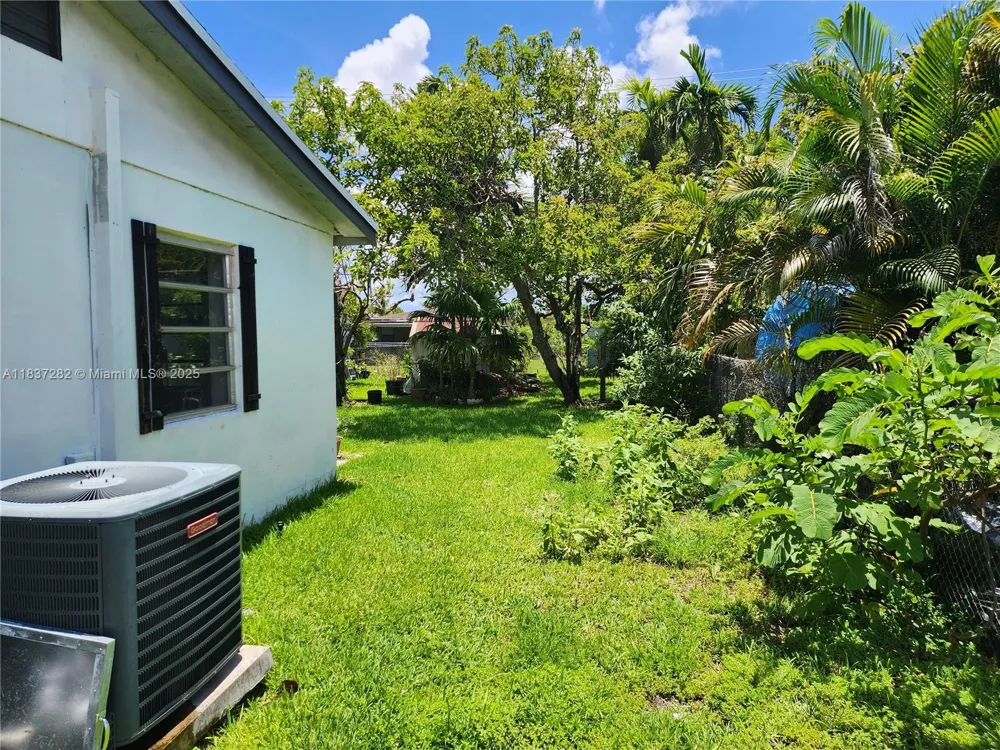 3521 E 8th Ave Hialeah, FL 33013