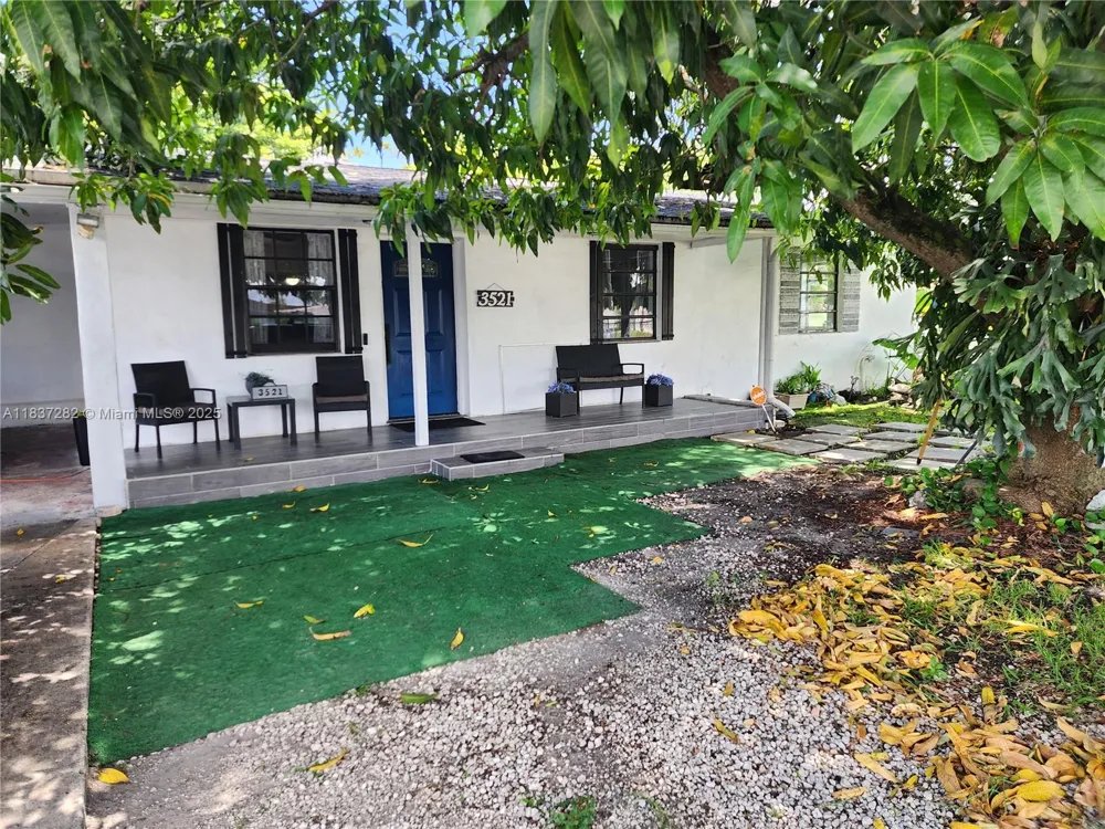 3521 E 8th Ave Hialeah, FL 33013