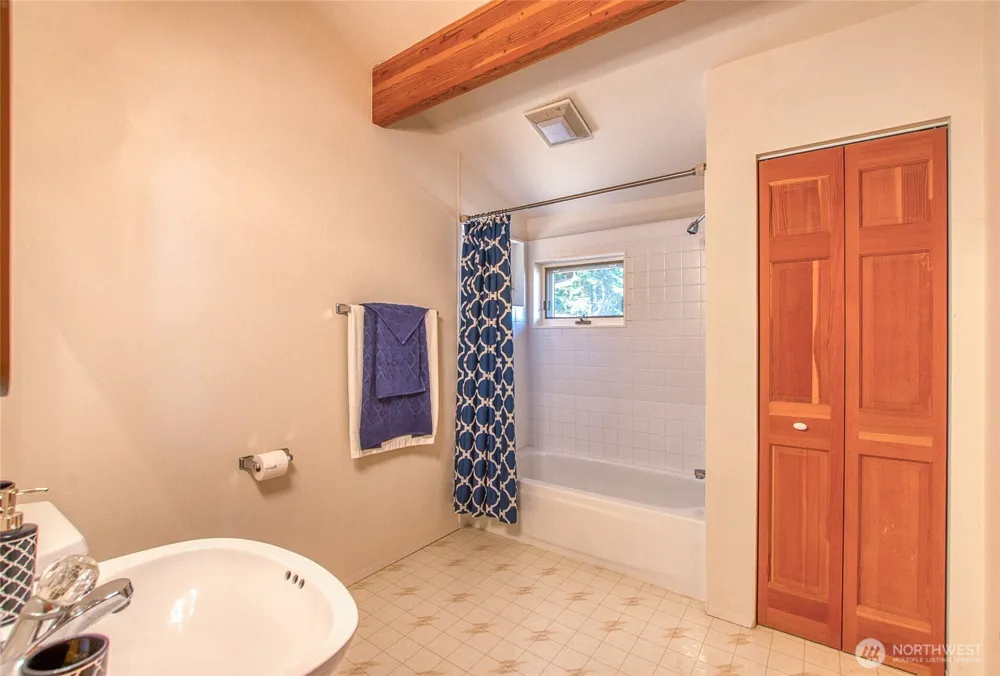 1669 Day Lake Road Orcas Island, WA 98245