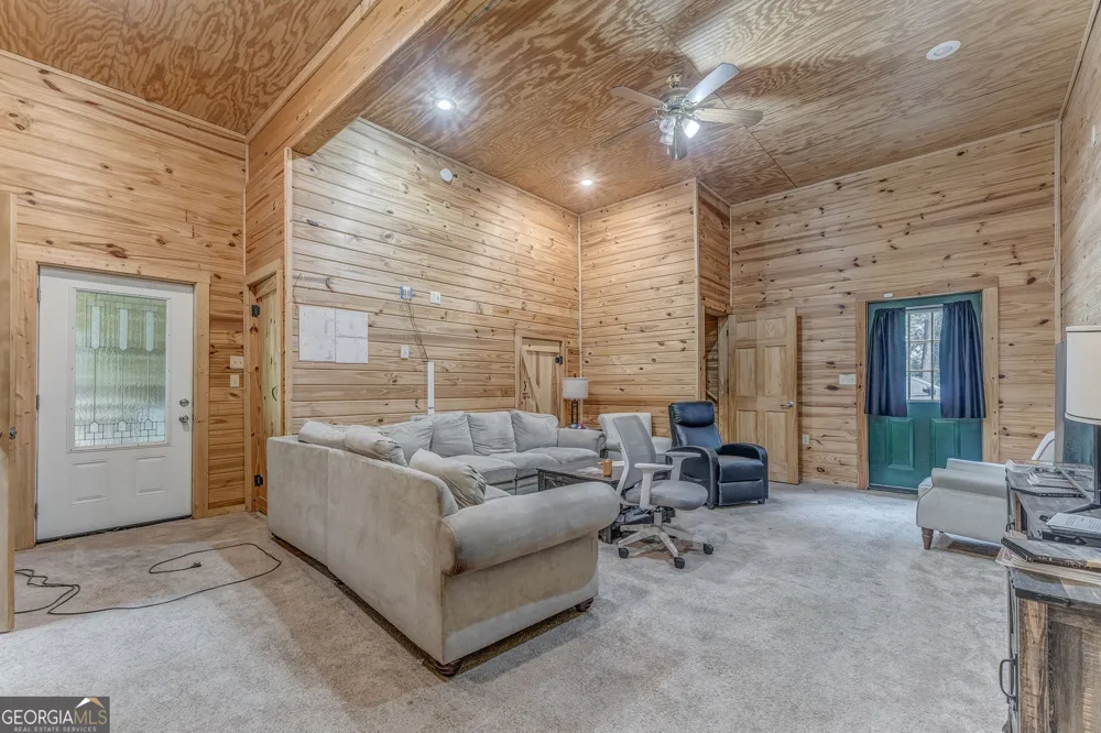 519 E VALLEY RD NE Rydal, GA 30171
