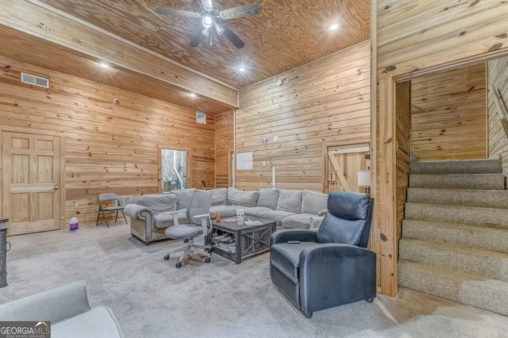 519 E VALLEY RD NE Rydal, GA 30171