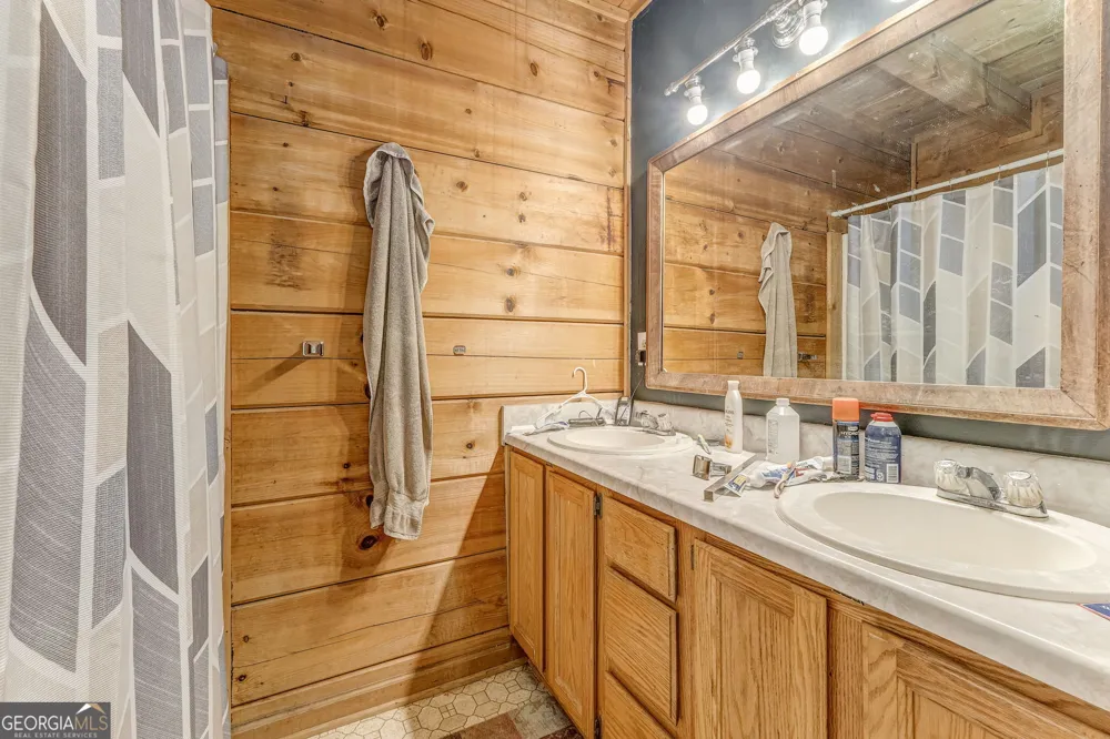 519 E VALLEY RD NE Rydal, GA 30171