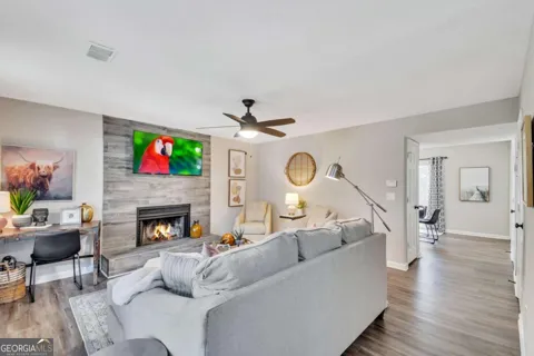 4521 Coopers Creek CIR SE