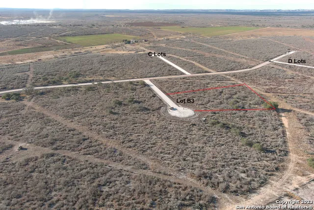 61 Friendship Hills Uvalde, TX 78801