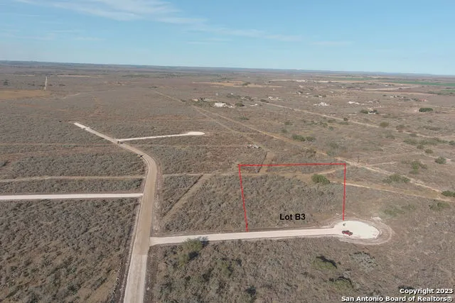 61 Friendship Hills Uvalde, TX 78801