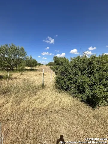 000 Old Hwy 90 Sabinal, TX 78881