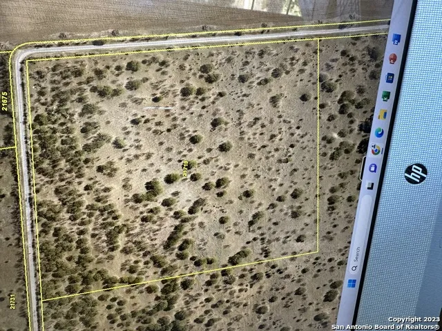 000 Old Hwy 90 Sabinal, TX 78881