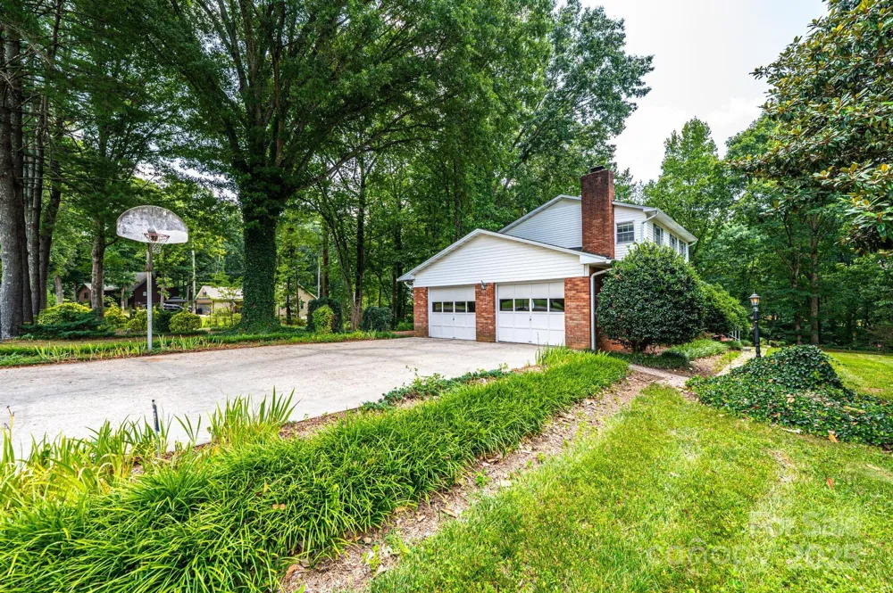 3781 Dover Street Claremont, NC 28610