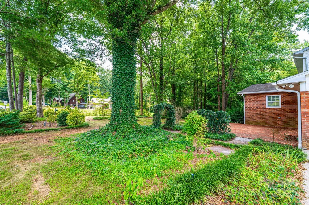 3781 Dover Street Claremont, NC 28610