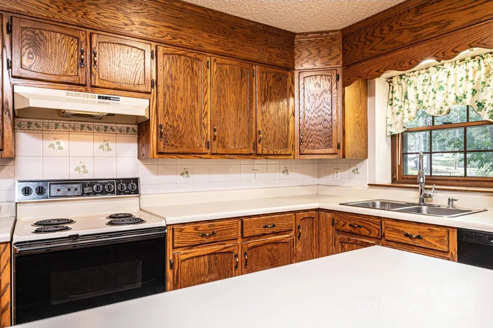 3781 Dover Street Claremont, NC 28610