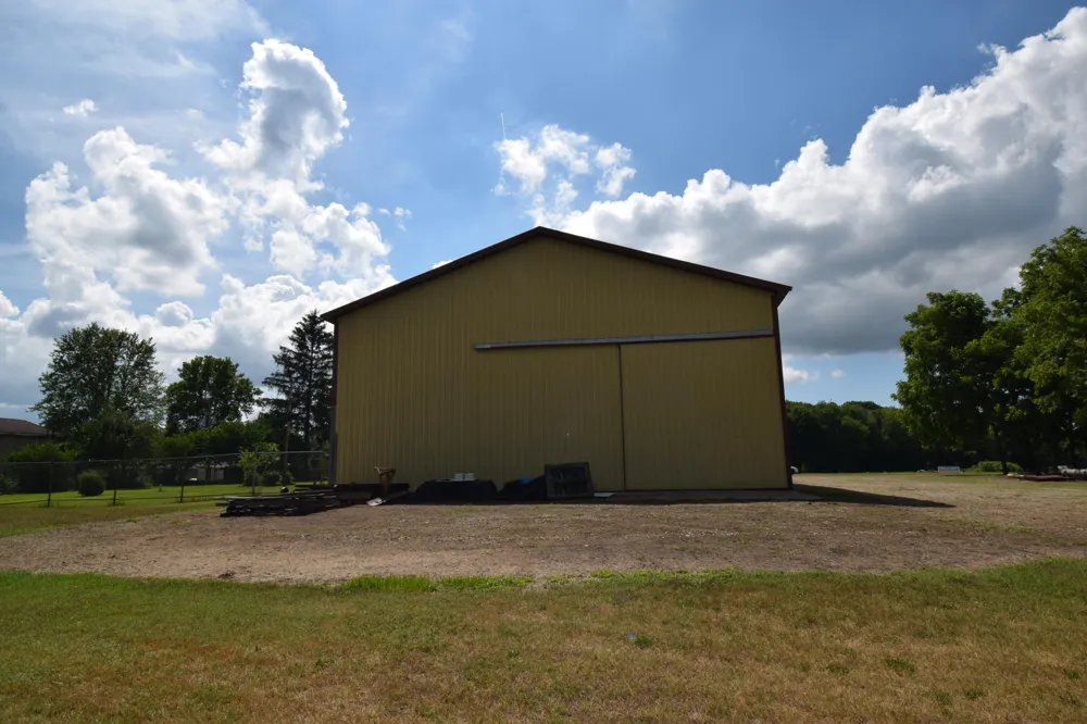 71627 County Road 681 Hartford, MI 49057