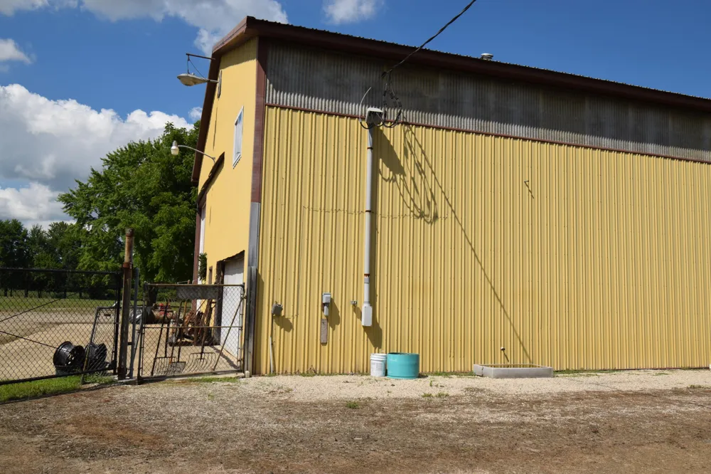 71627 County Road 681 Hartford, MI 49057
