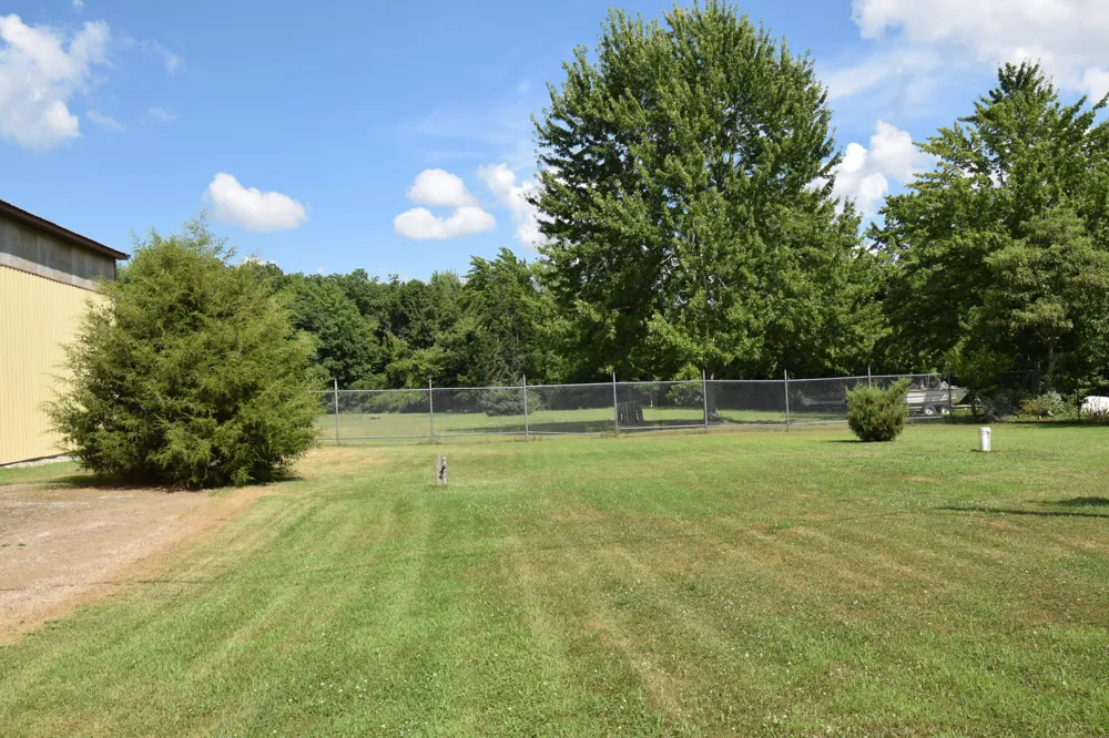 71627 County Road 681 Hartford, MI 49057