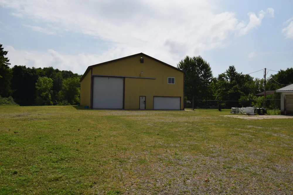 71627 County Road 681 Hartford, MI 49057