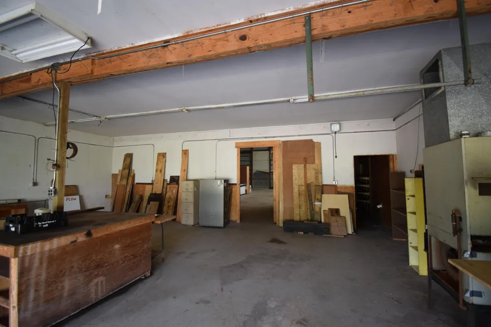 71627 County Road 681 Hartford, MI 49057