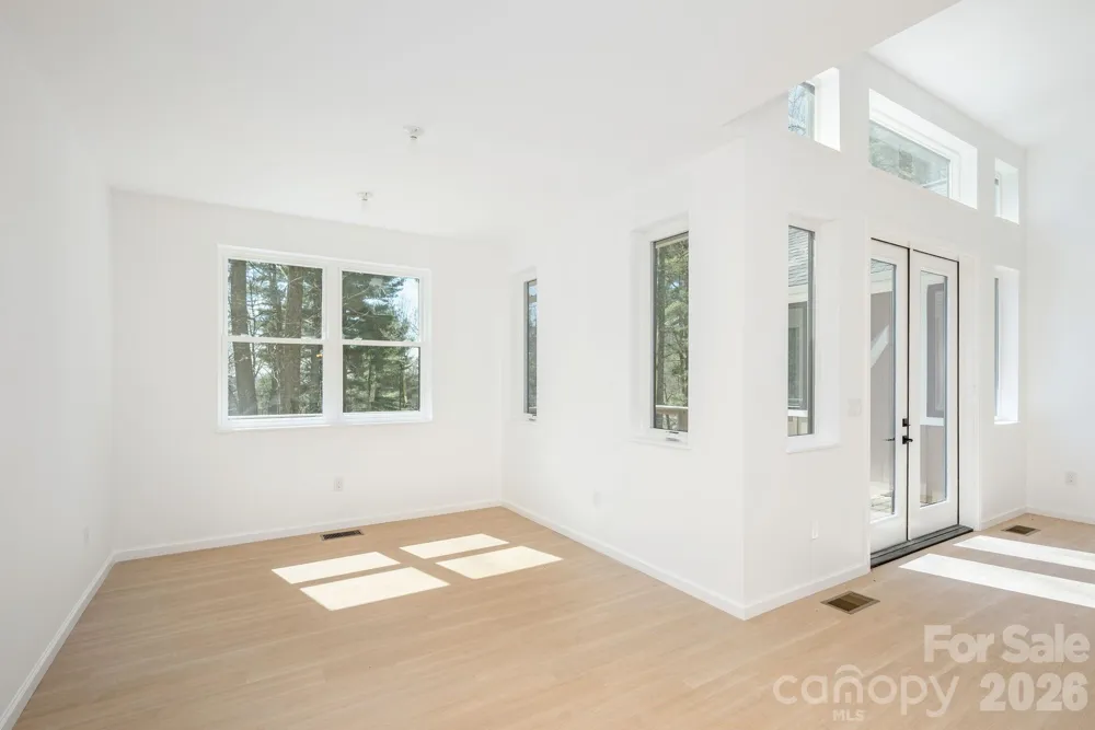 654 Hollybrook Drive Flat Rock, NC 28731