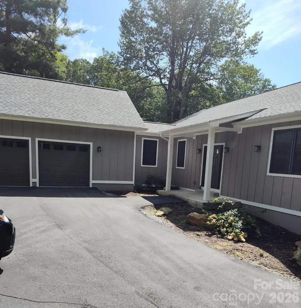 654 Hollybrook Drive Flat Rock, NC 28731