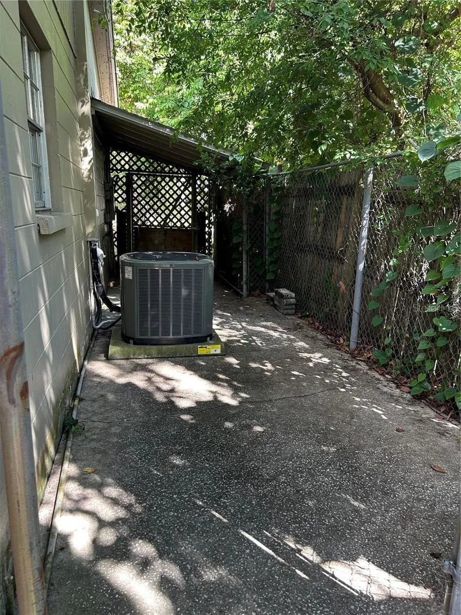 17017 PAULA LANE Lutz, FL 33558
