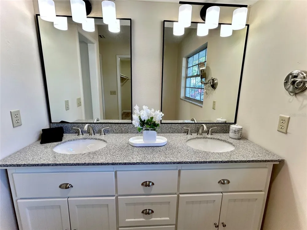 17017 PAULA LANE Lutz, FL 33558