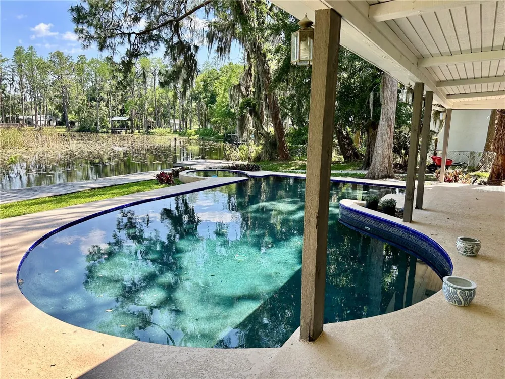 17017 PAULA LANE Lutz, FL 33558