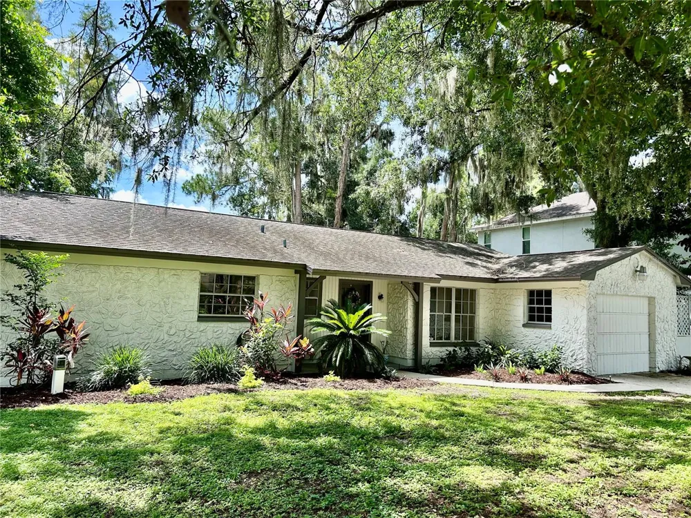 17017 PAULA LANE Lutz, FL 33558