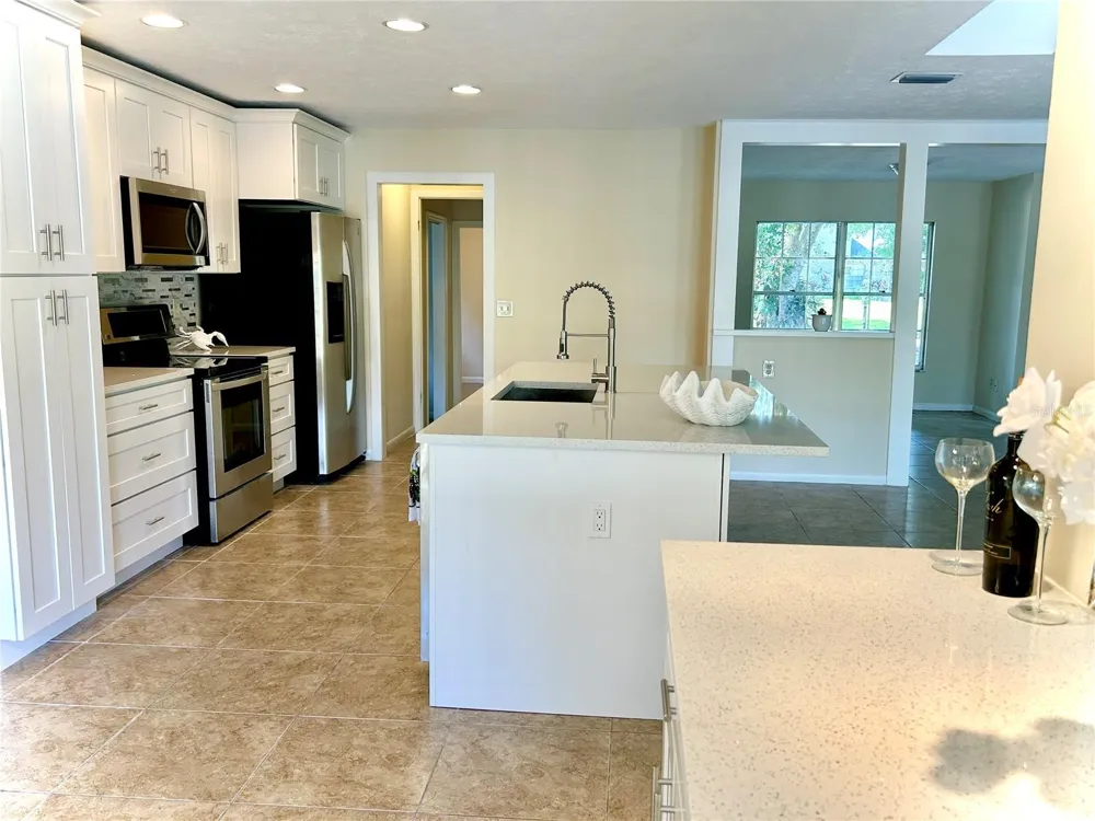 17017 PAULA LANE Lutz, FL 33558