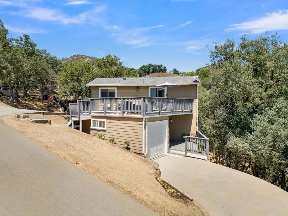 2182 Ridge Rider Road Bradley, CA 93426