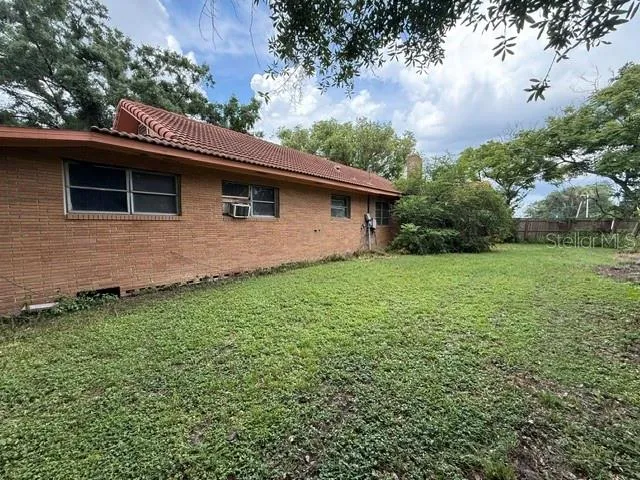 3011 S WIGGINS ROAD Plant City, FL 33566