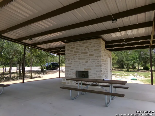 1881 Grand Oaks Hondo, TX 78861