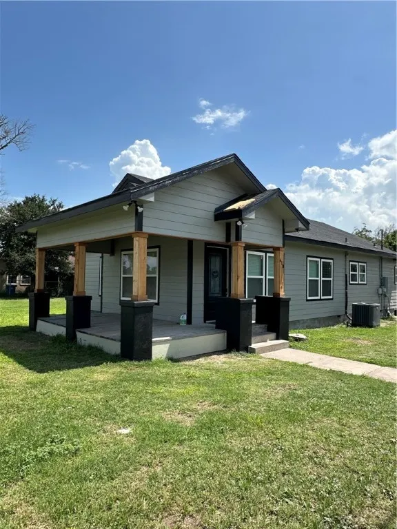 410 E Lott Street Beeville, TX 78102