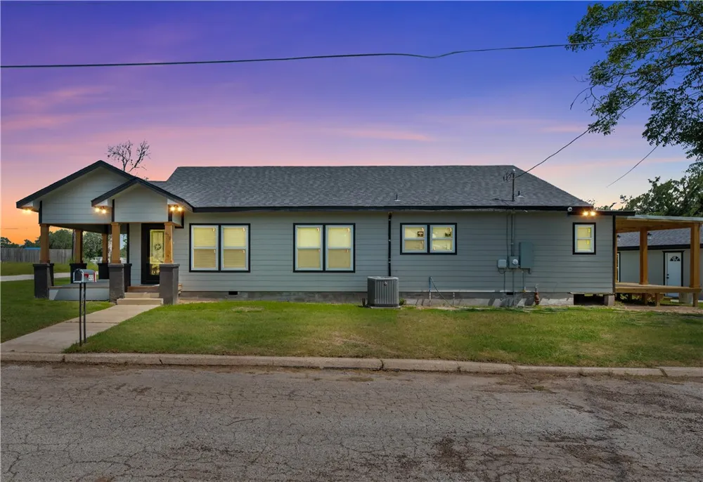 410 E Lott Street Beeville, TX 78102