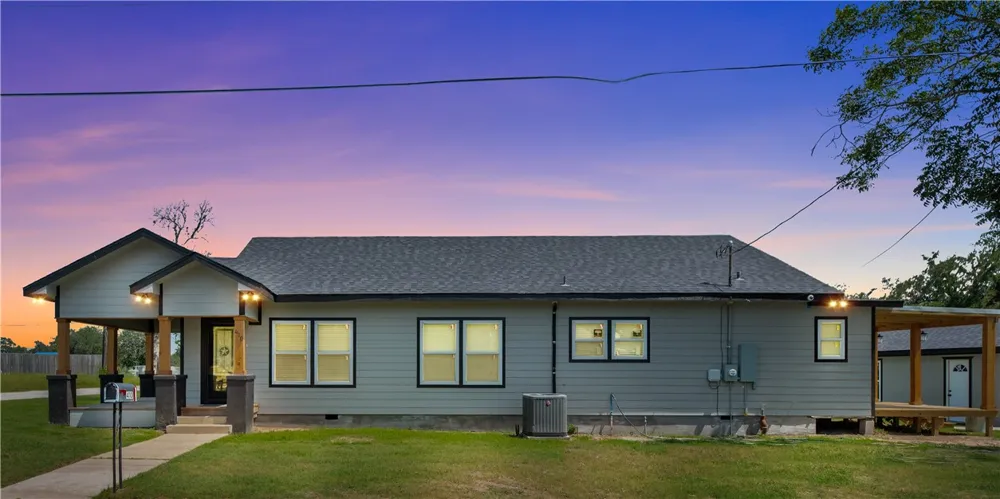 410 E Lott Street Beeville, TX 78102