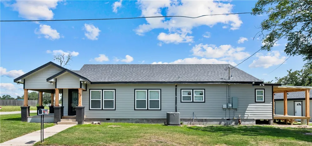 410 E Lott Street Beeville, TX 78102
