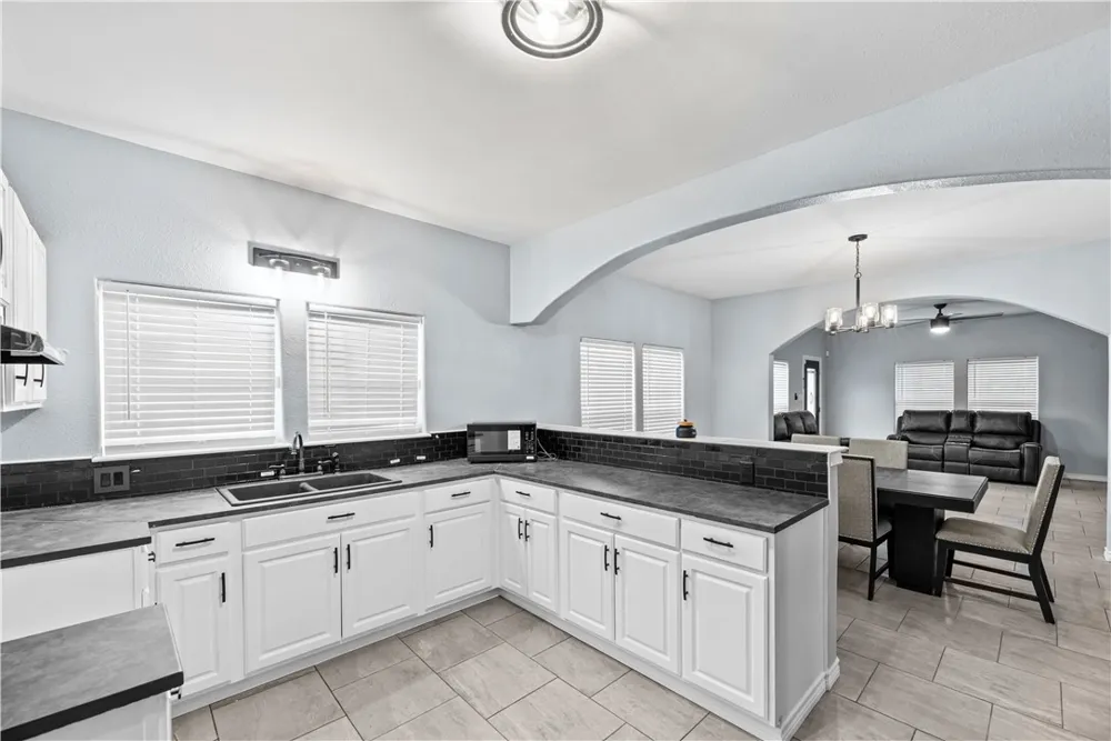 410 E Lott Street Beeville, TX 78102